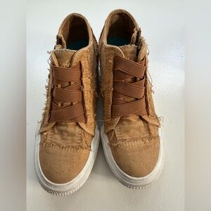 Blowfish Beige Canvas Shoes